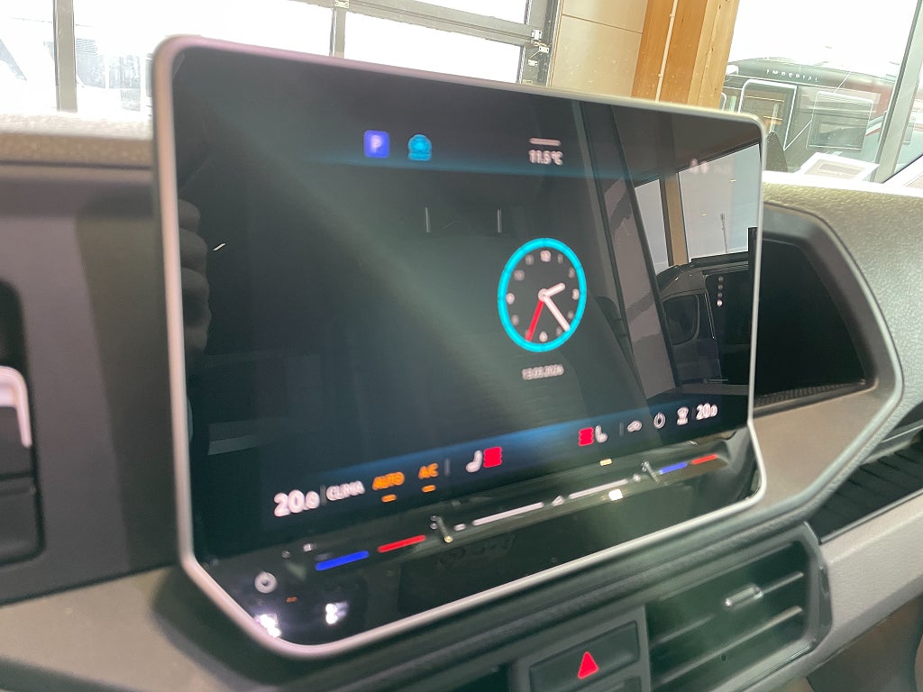 Volkswagen Grand California 600 / Under 6m / Taksäng / Automat / B-kort / E - Volkswagen