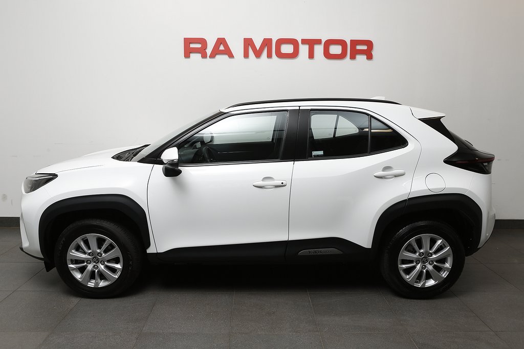 Toyota Yaris Cross 1,5 Hybrid e-CVT Active Motorvärmare 2024