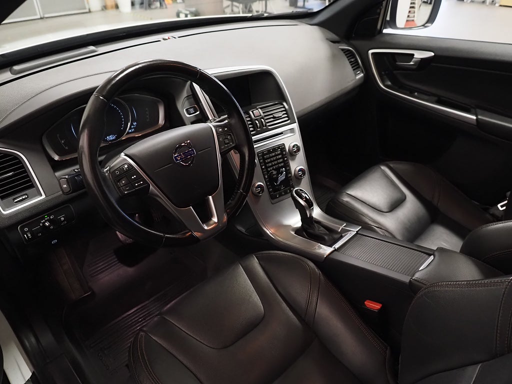 Volvo XC60 D4 190hk AWD Classic Summum | Drag | Kamera | Navi | 2017