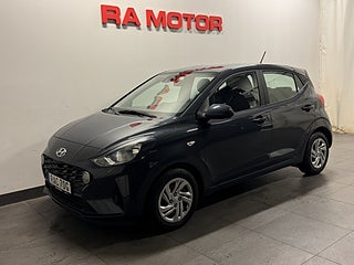 Halvkombi Hyundai i10 1 av 7