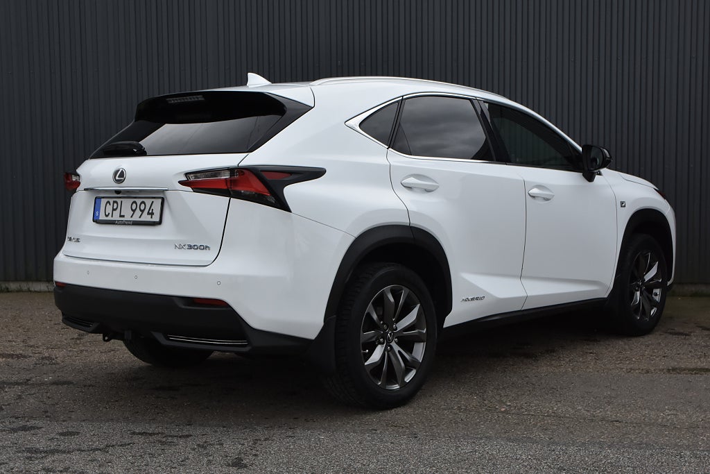 Lexus NX300h 2017 - miniatyr 2