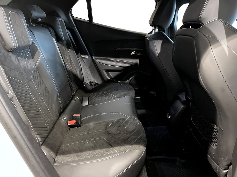 Bild på Peugeot 2008 GT 1.2 PT 130hk Aut B-KAMERA NAVI