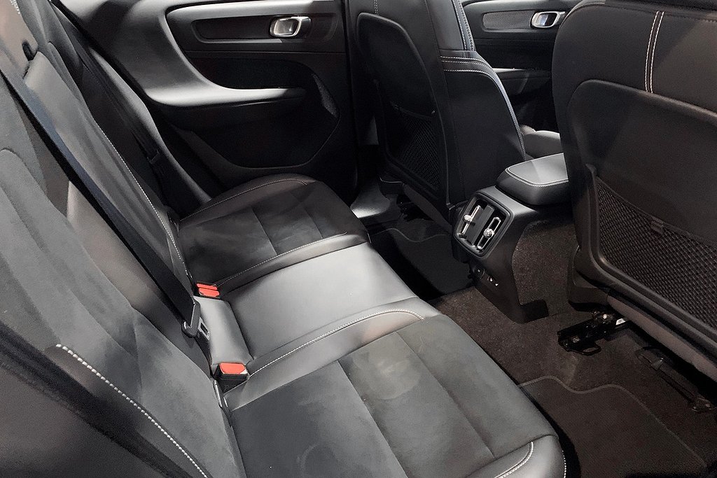 Volvo XC40 T2 R-Design | Harman | Drag | Pano | Navi 2021