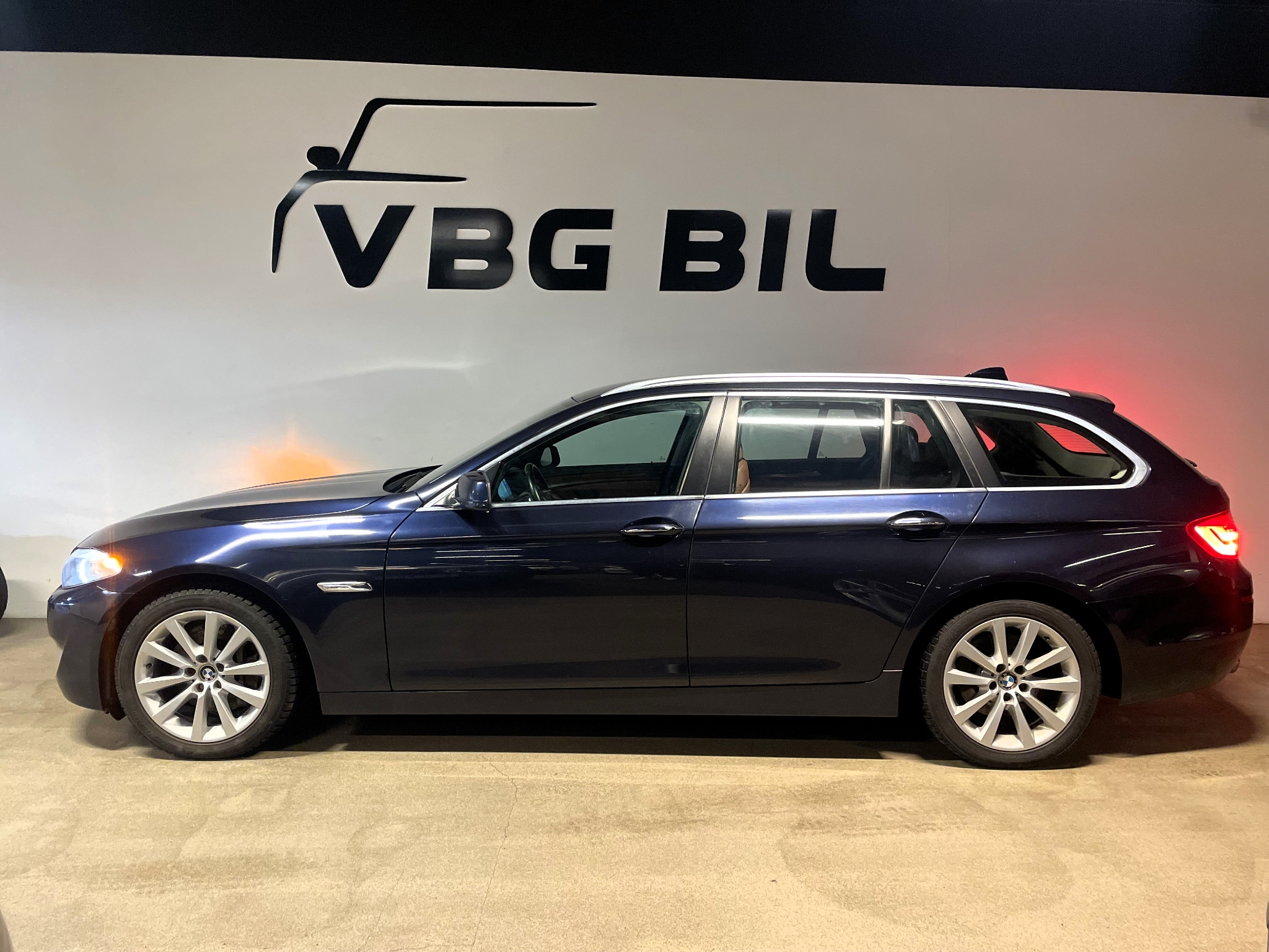 BMW 525 d xDrive Steptronic 2012, photo 4/43