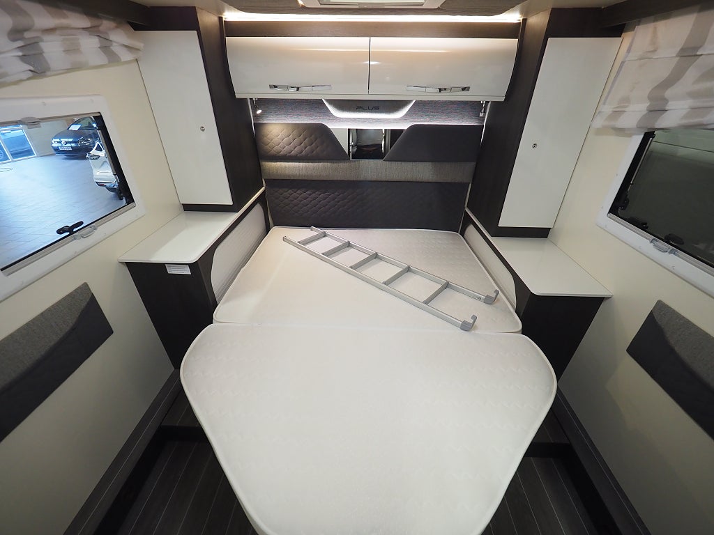 Ci Magis 65 XT Plus 160hk Queenbädd Markis Taksäng 3500kg AUT 2021