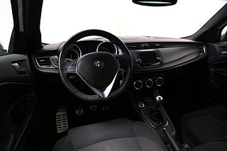 Halvkombi Alfa Romeo Giulietta 13 av 23