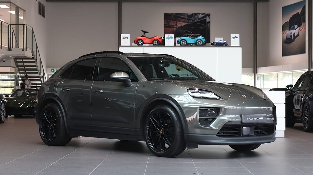 Porsche Macan Luftfjädring / Panoramatak / 22" hjul / Drag