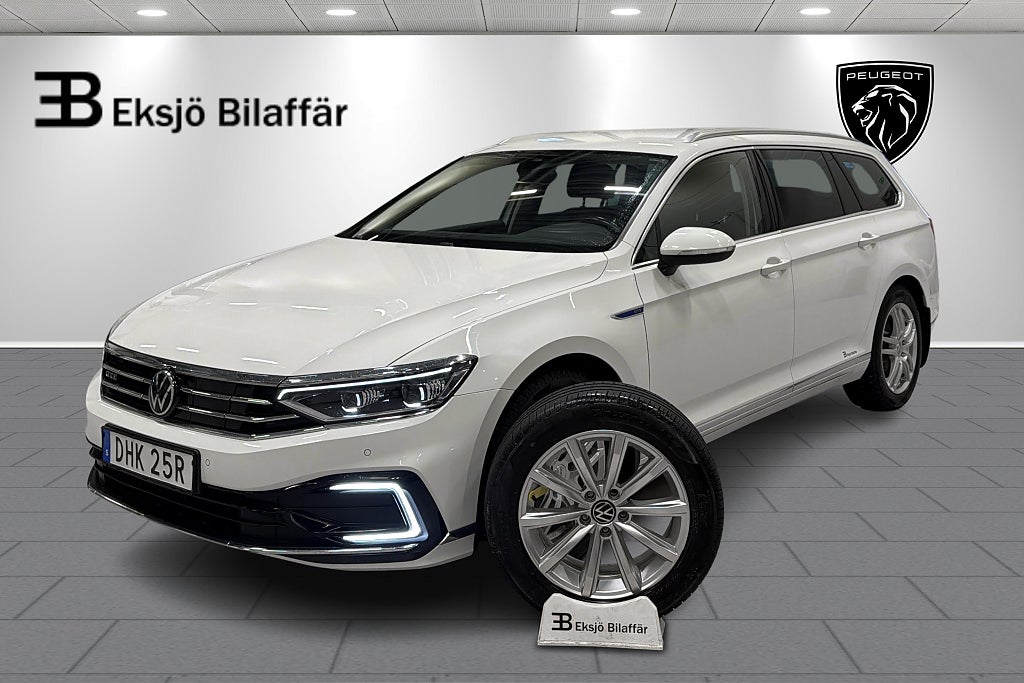 Volkswagen Passat Sportscombi GTE 218hk Executive Business/Värmare/Drag/