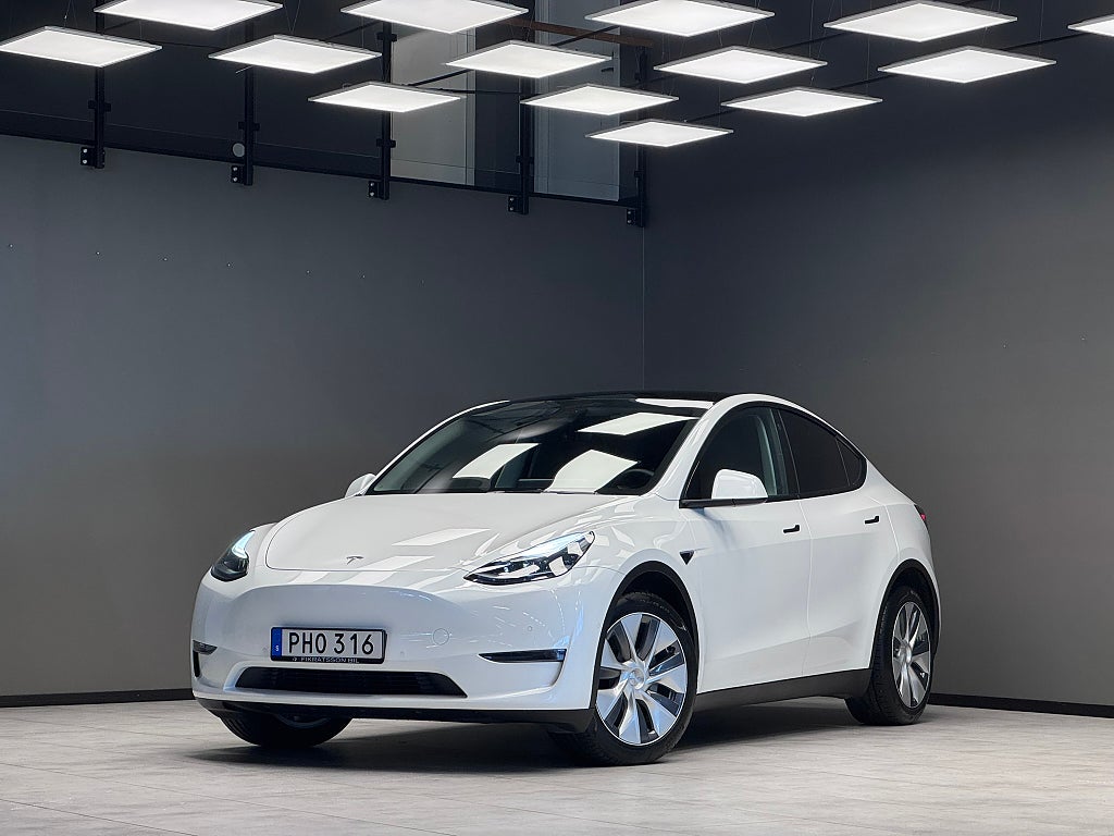 Tesla Model Y Long Range AWD / Pano / Läder / Värmepump