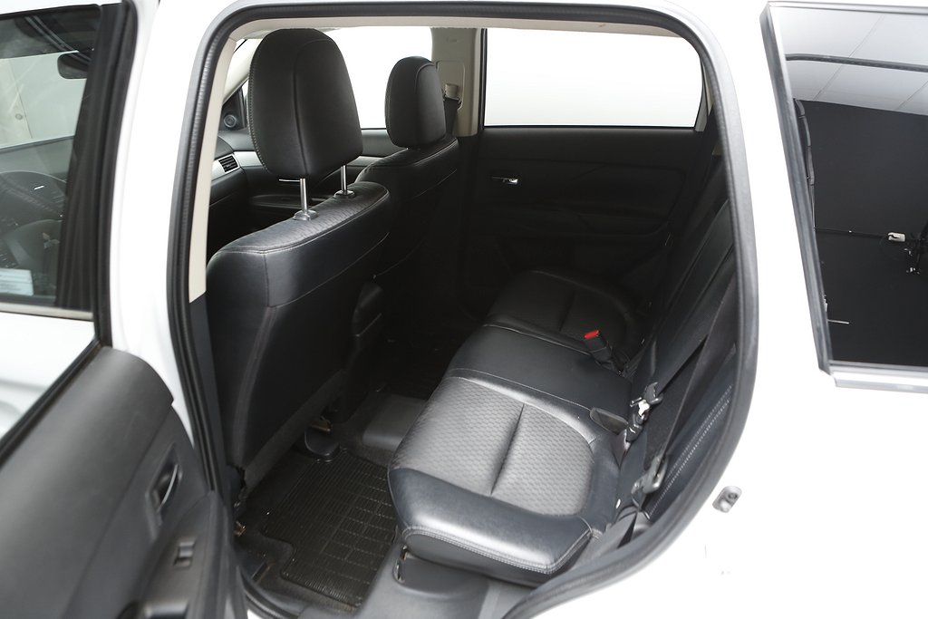 Mitsubishi Outlander Plug-in hybrid 4WD Aut Extraljus Drag 2014