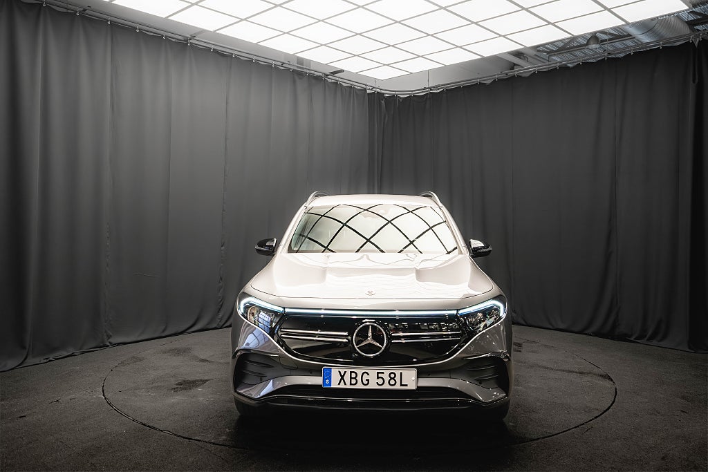 Mercedes-Benz EQB 300 4MATIC AMG 7-sits NIGHT 20' DISTRONIC+ KAMERA MOMS