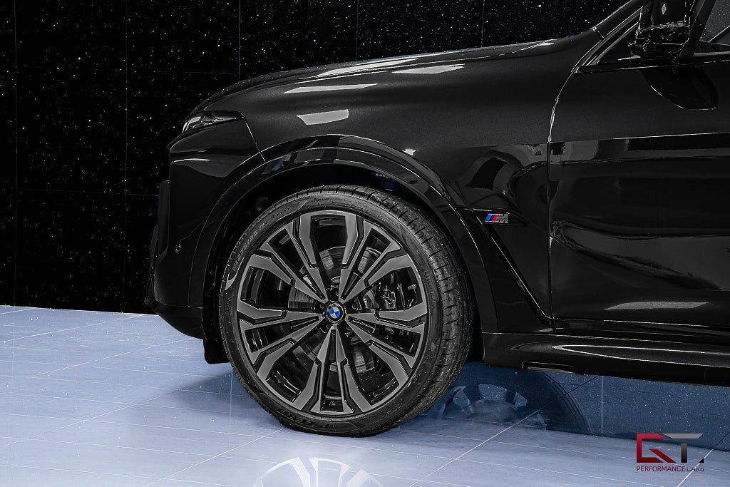 BMW X7 M60i xDrive 2026 MOMS Pano Sky 23" B&W DAP Dragkrok HuD