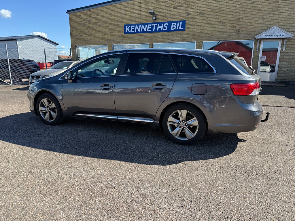 Toyota Avensis  2.0 automat Edition 50 Navi drag 