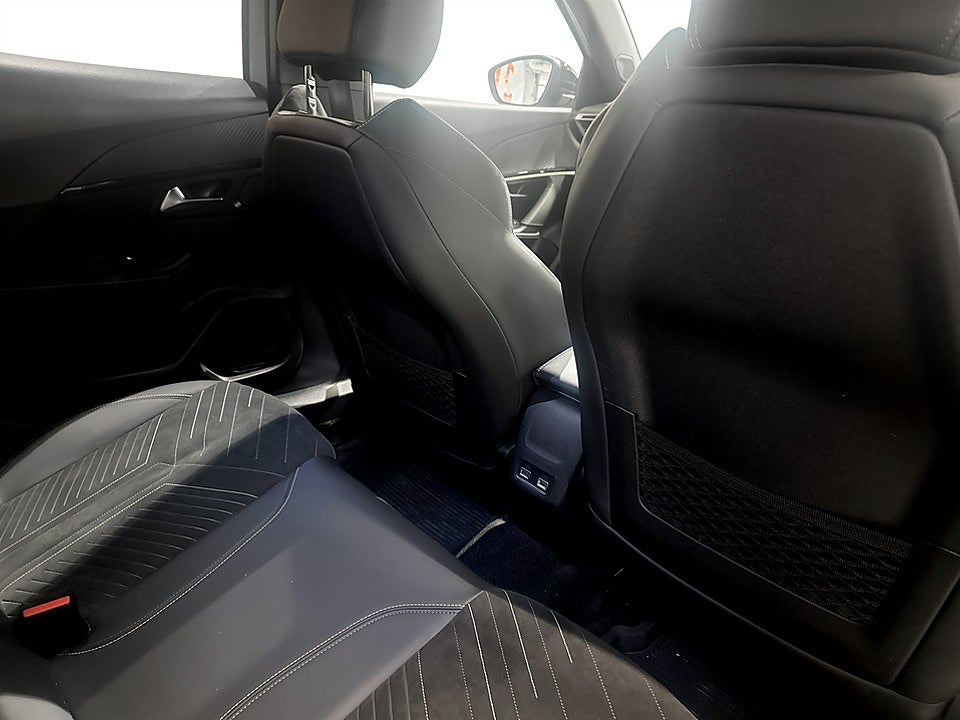 Bild på Peugeot 2008 GT 1.2 PT 130hk Aut B-KAMERA CARPLAY