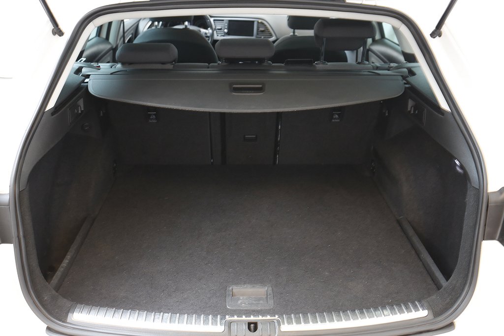 Seat Leon ST 1,2 TSI 110hk Style Kombi Panorama Kamera Drag 2018