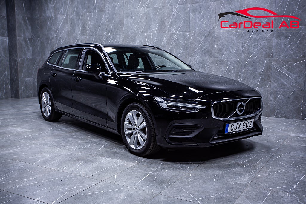 Volvo V60 B4 Momentum Värmare Skinn Kamera Navi CarPlay VOC