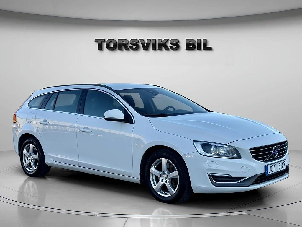 Volvo V60 D4 AWD Geartronic Dragkrok Nyservad V-hjul Värmare Hemleverans - miniatyr 8
