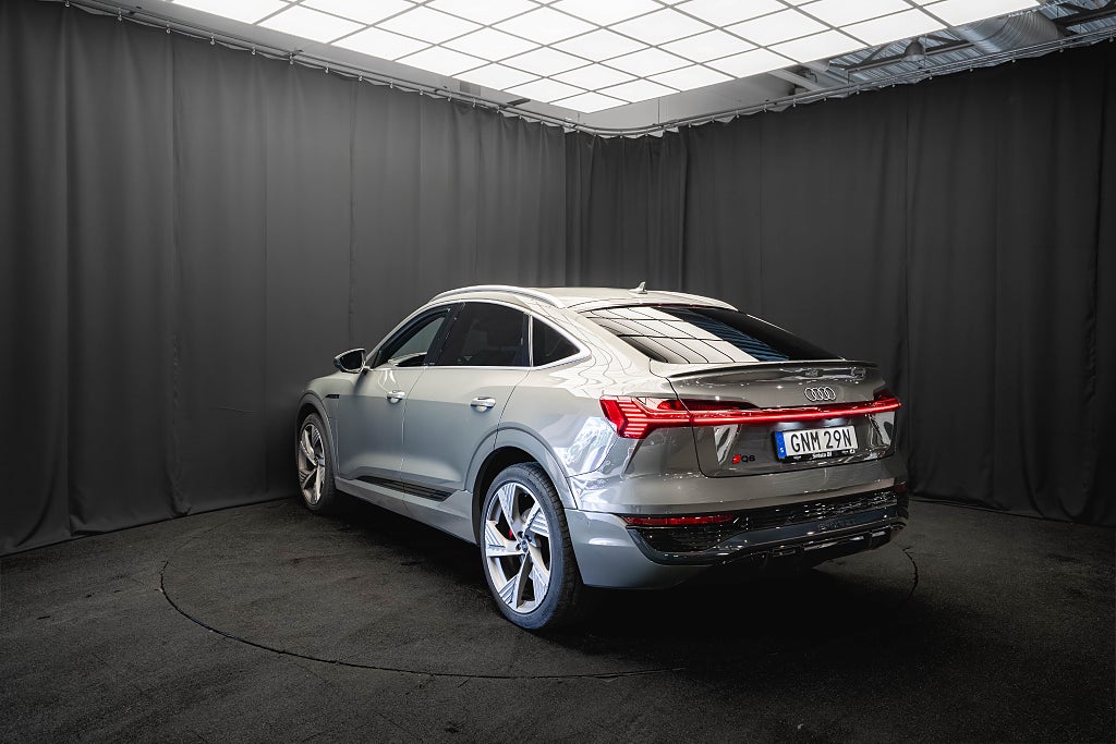 Audi q8-e-tron 55 Sportback Q S-Line PANO LÄDER B&O 22' LUFT 360° MOM