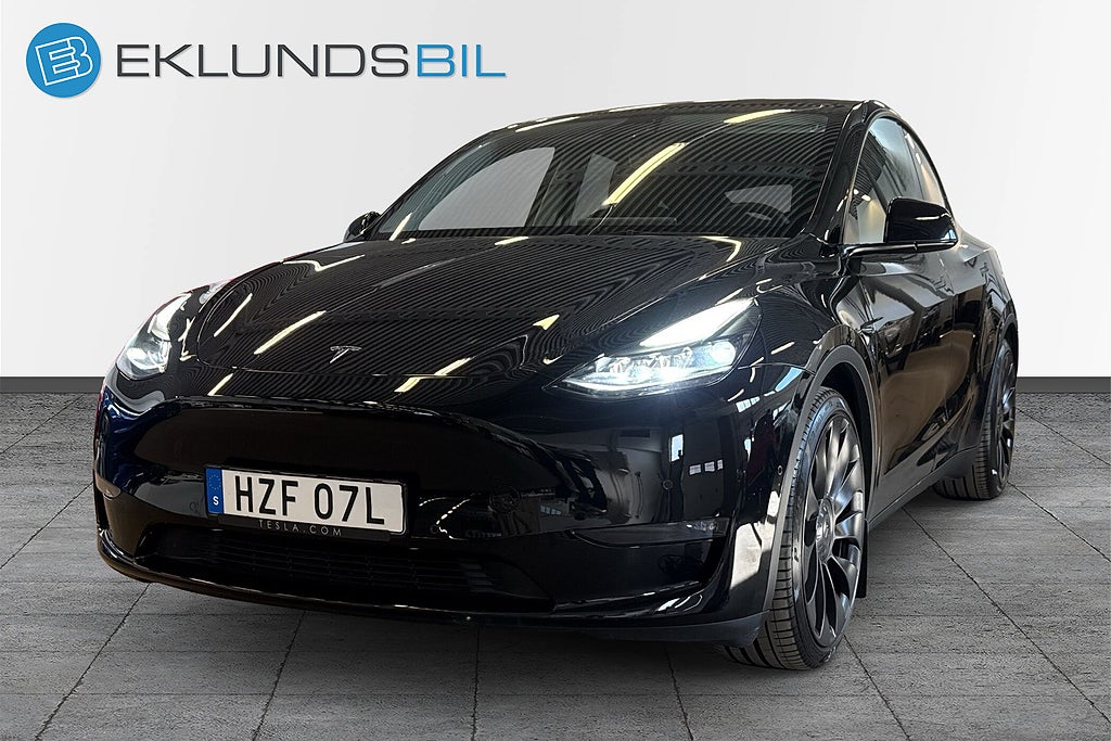 Tesla Model Y Performance Autopilot Pano