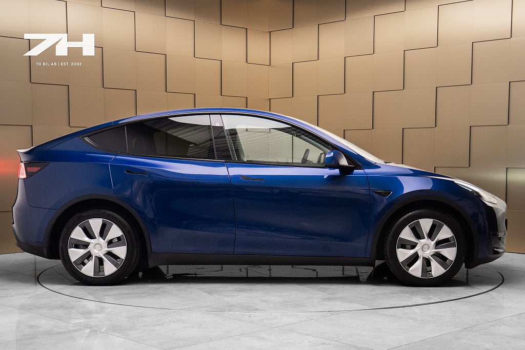 Tesla Model Y Long Range AWD Long Range  360° Pano / Autopilot / Moms