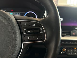 Kia Niro e- 64 kWh Advance Plus S&V-hjul Backkamera JBL Panorama – bild 17