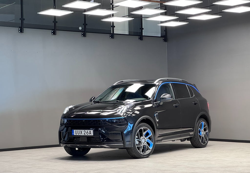 Lynk & Co 01 PHEV DCT / 360° kamera / Pano / Elstol