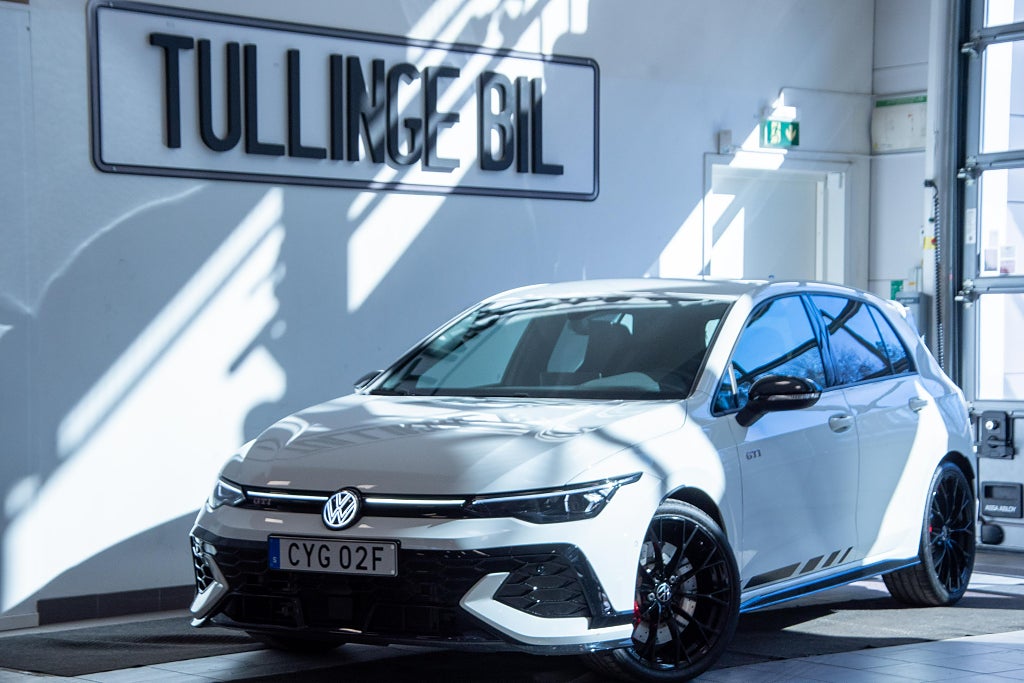 Volkswagen Golf GTI Clubsport 300HK Black Style H&K Backkamera 19" 