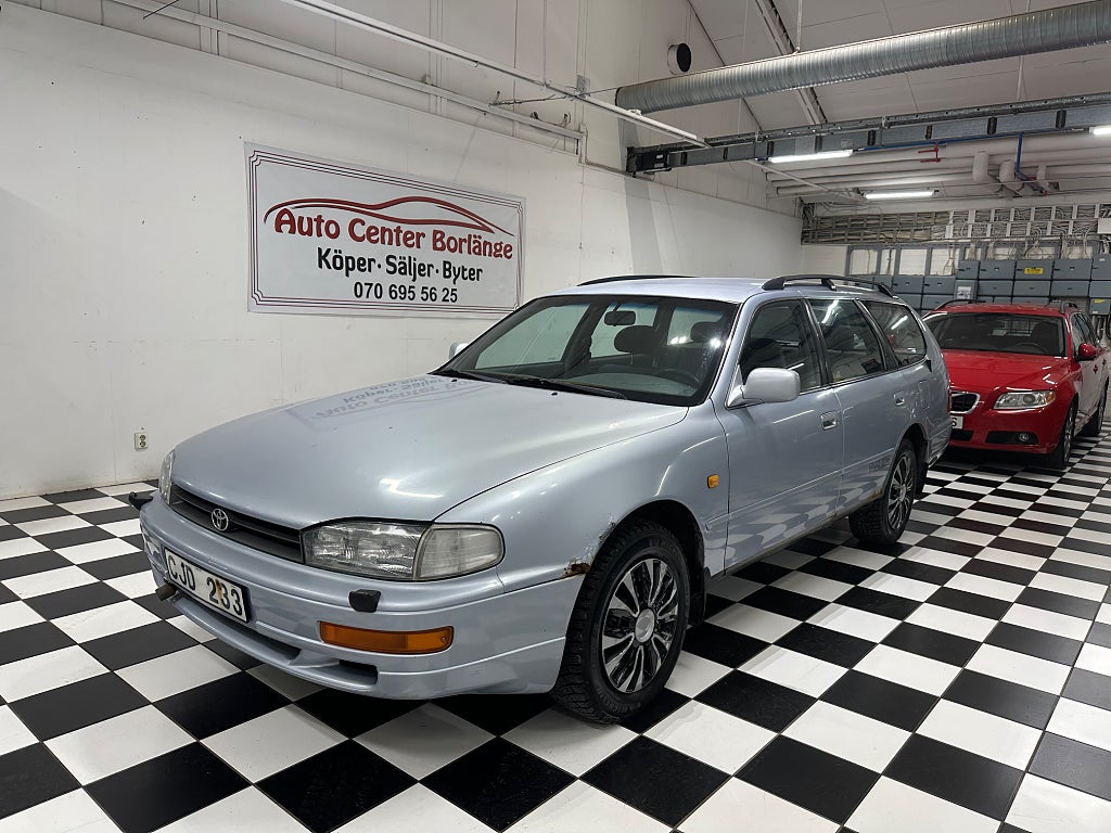 Toyota Camry Kombi 2.2 Ny Bes