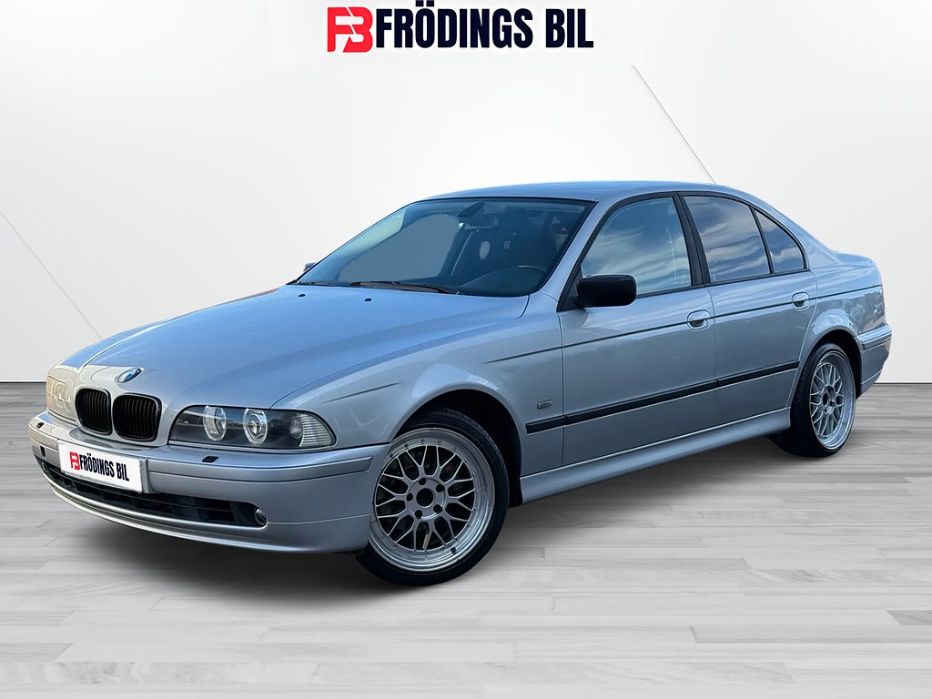 BMW 520 i Sedan 170HK LCI Manuell/ M ratt/M Stolar/18 BBS