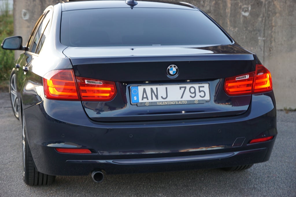 BMW 320D 184hk Sedan Sportline|Taklucka|P-Sensorer|HiFi|