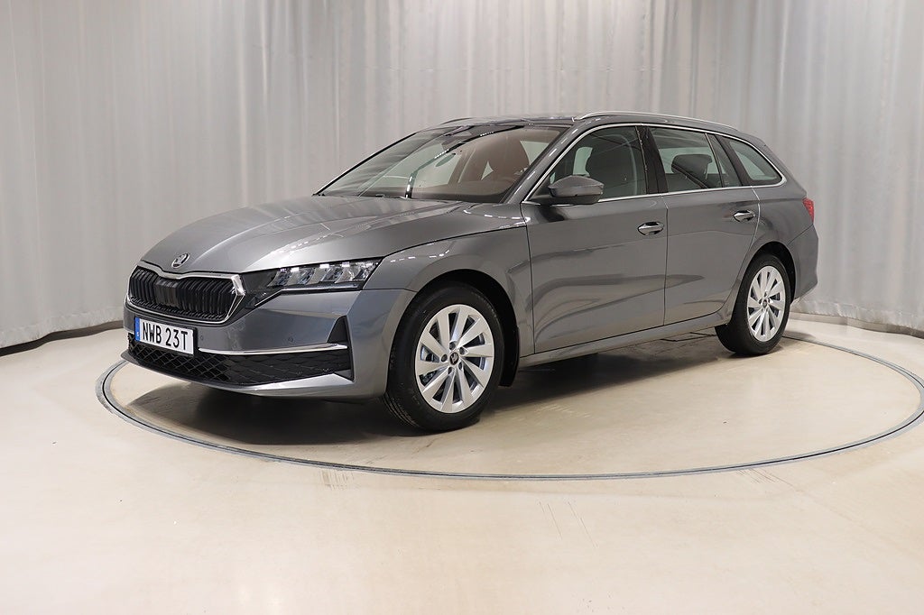 Skoda Octavia Combi 1.5 TSI 150hk Aut Drag Värmare Kamera Lagerbil 2026