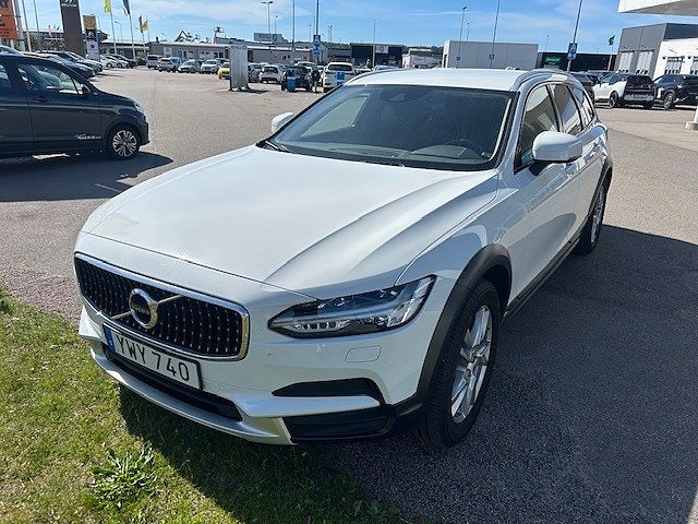 Volvo V90 Cross Country D4 AWD Automat Momentum 4x4 190hk / Drag / Kamrem Bytt.