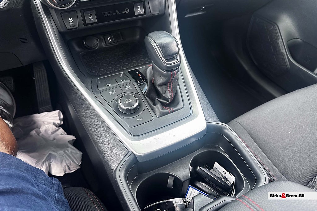 Toyota RAV4 Plug-in Hybrid E-CVT Active dragkrok 306hk