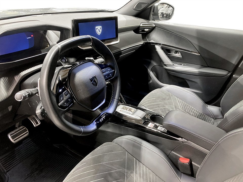 Bild på Peugeot 2008 GT 1.2 PT 130hk Aut - B-KAMERA, CARPLAY
