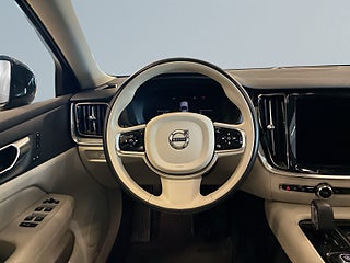 Volvo V60 PLUG-IN T6 AWD Plus Dark MOMS Drag B-kamera S&V-däck