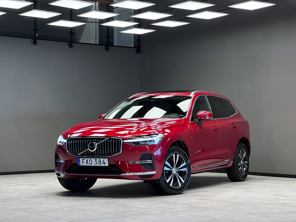 Volvo XC60 Recharge T6 AWD Core Edt./Navi/Värmare/Carplay/Panorama