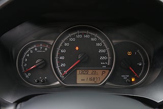 Halvkombi Toyota Yaris 17 av 24