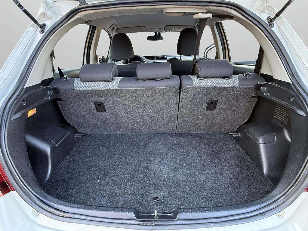Toyota Yaris Hybrid e-CVT 101hk - miniatyr 19