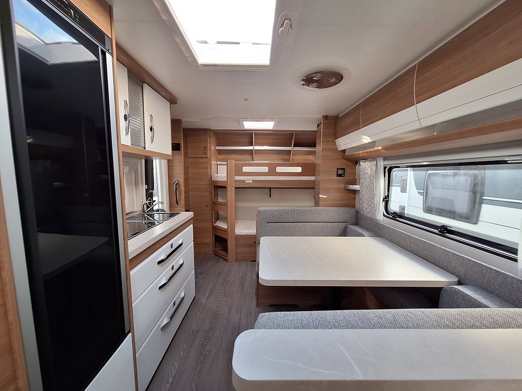 Hobby De Luxe 560 KMFe Barnkammare, Kampanjprodukt!