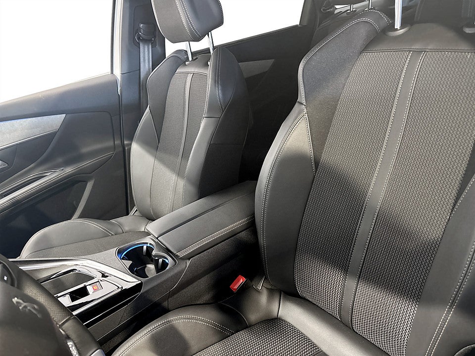 Bild på Peugeot 5008 GT 1.2 PT 130hk Aut 7-SITS B-KAMERA