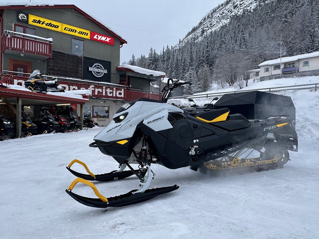 Ski-Doo Summit Adrenaline 146" 600 R E-Tec -24 
