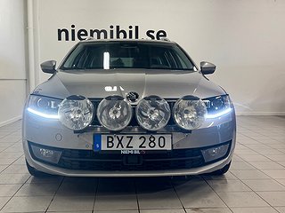 Skoda Octavia Kombi 2.0 4x4 150hk Dvärm Bkam Drag Canton SoV