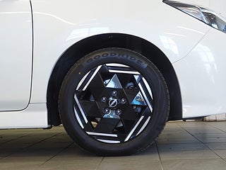 Halvkombi Nissan Leaf 8 av 22