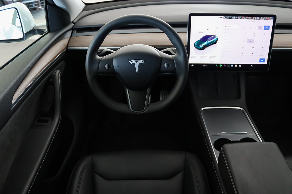 Tesla Model Y Performance 534hk Pano 1 Brukare Moms