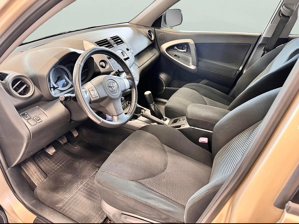 Toyota RAV4 2.0 VVT-i 4x4  - miniatyr 9