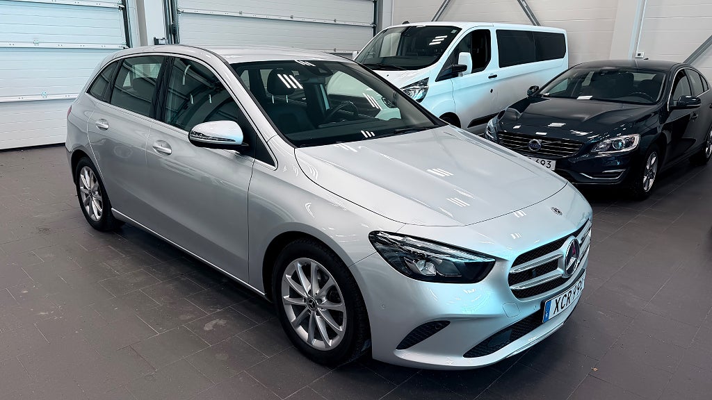 Mercedes-Benz B 180 Dragkrok Värmare Navigator Kamera