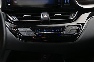 SUV Toyota C-HR 19 av 26