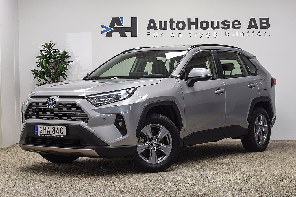 Toyota RAV4 Hybrid AWD-i Drag B-kamera CarPlay Nyservad Garanti