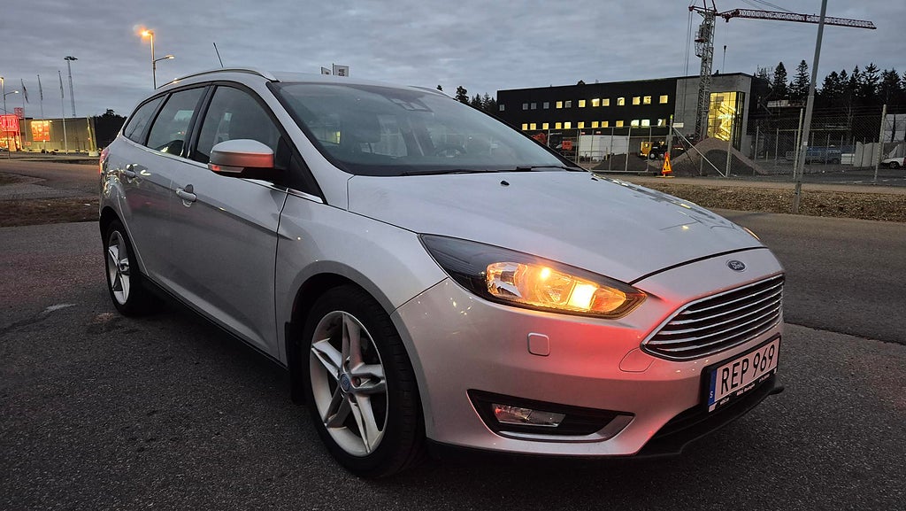 Ford Focus Kombi 1.0 EcoBoost SelectShift Titanium EU6 Nybes/k-rem
