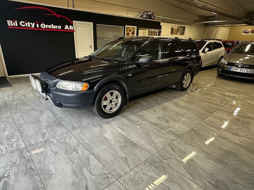 Volvo XC70 2.5T (210hk) AWD Geartronic Summum / M-Värmare / Drag / Nyservad